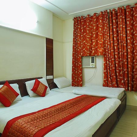 Hotel Raghunath Джамму Екстер'єр фото