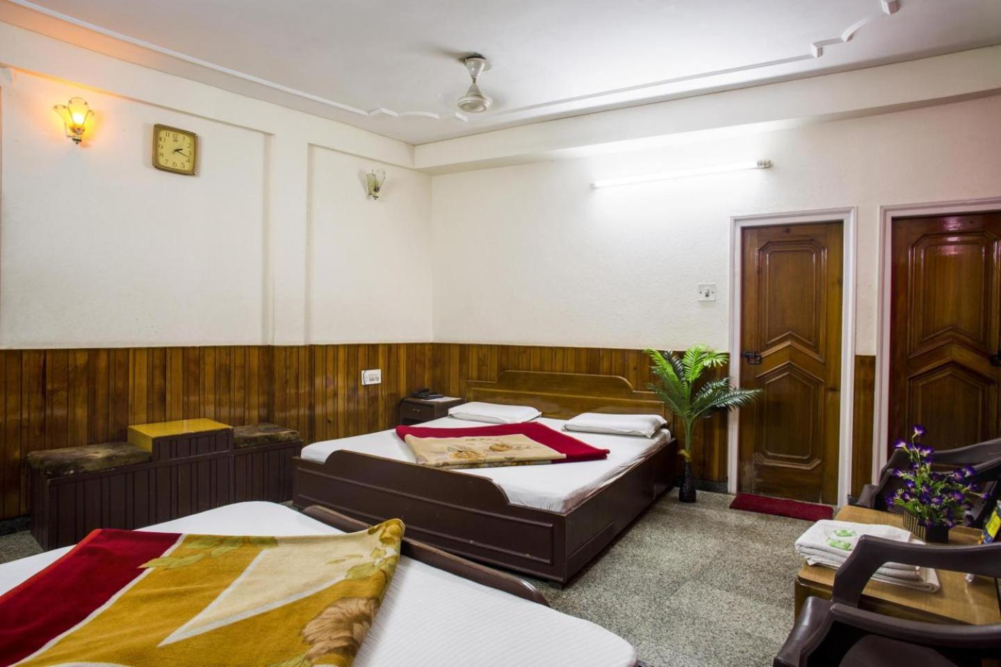 Hotel Raghunath Джамму Екстер'єр фото