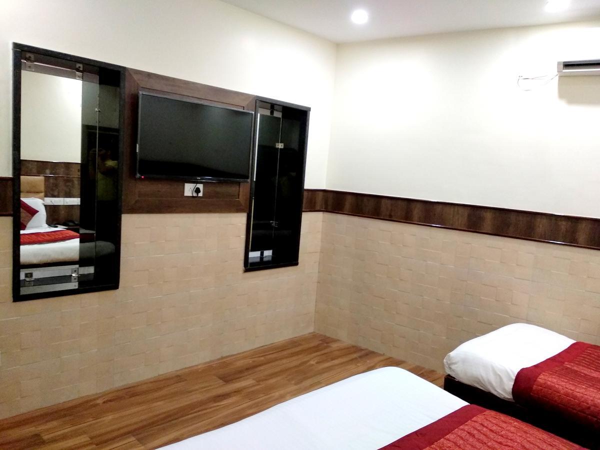 Hotel Raghunath Джамму Екстер'єр фото